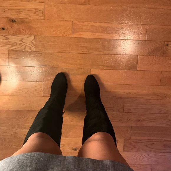 Black suede winter boots on an natural fur, European size 37 - Picture 15 of 15